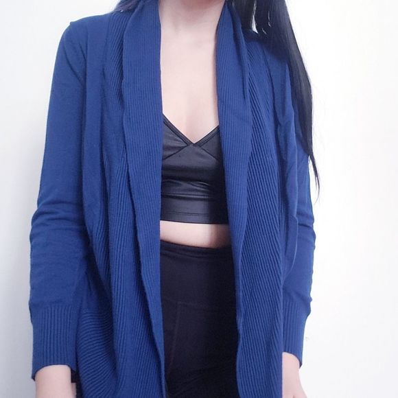 Dalia Blue flowy Cardigan - Picture 6 of 10